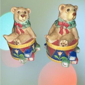 Fitz and Floyd Classics Old Fashioned Christmas Salt & Pepper Shakers PGC